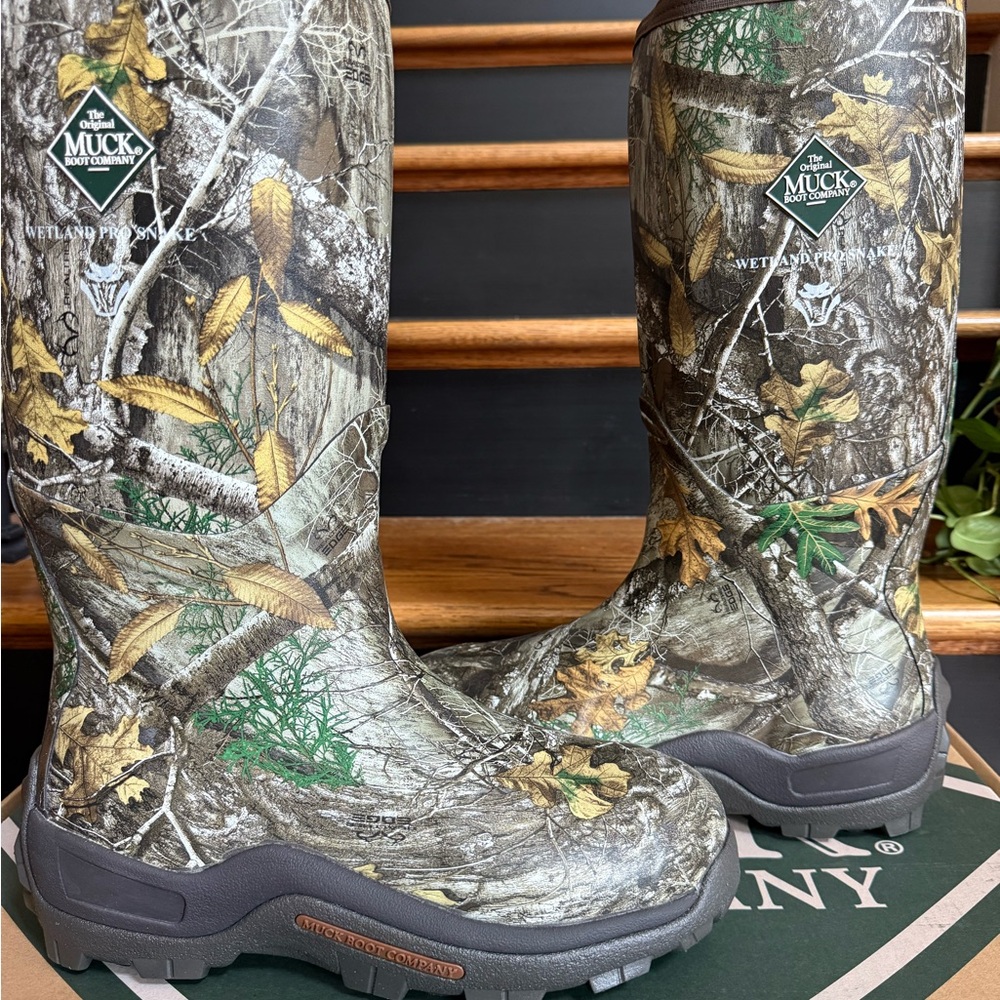 Muck Wetland Camo Snake Boots new